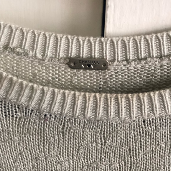 Cham Luu Sweater - Picture 2 of 5